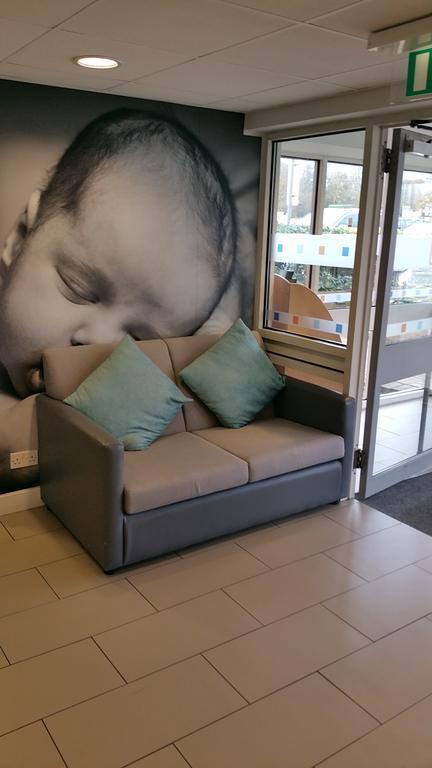 Warrington Motel, J20 M6 Lymm Services Extérieur photo